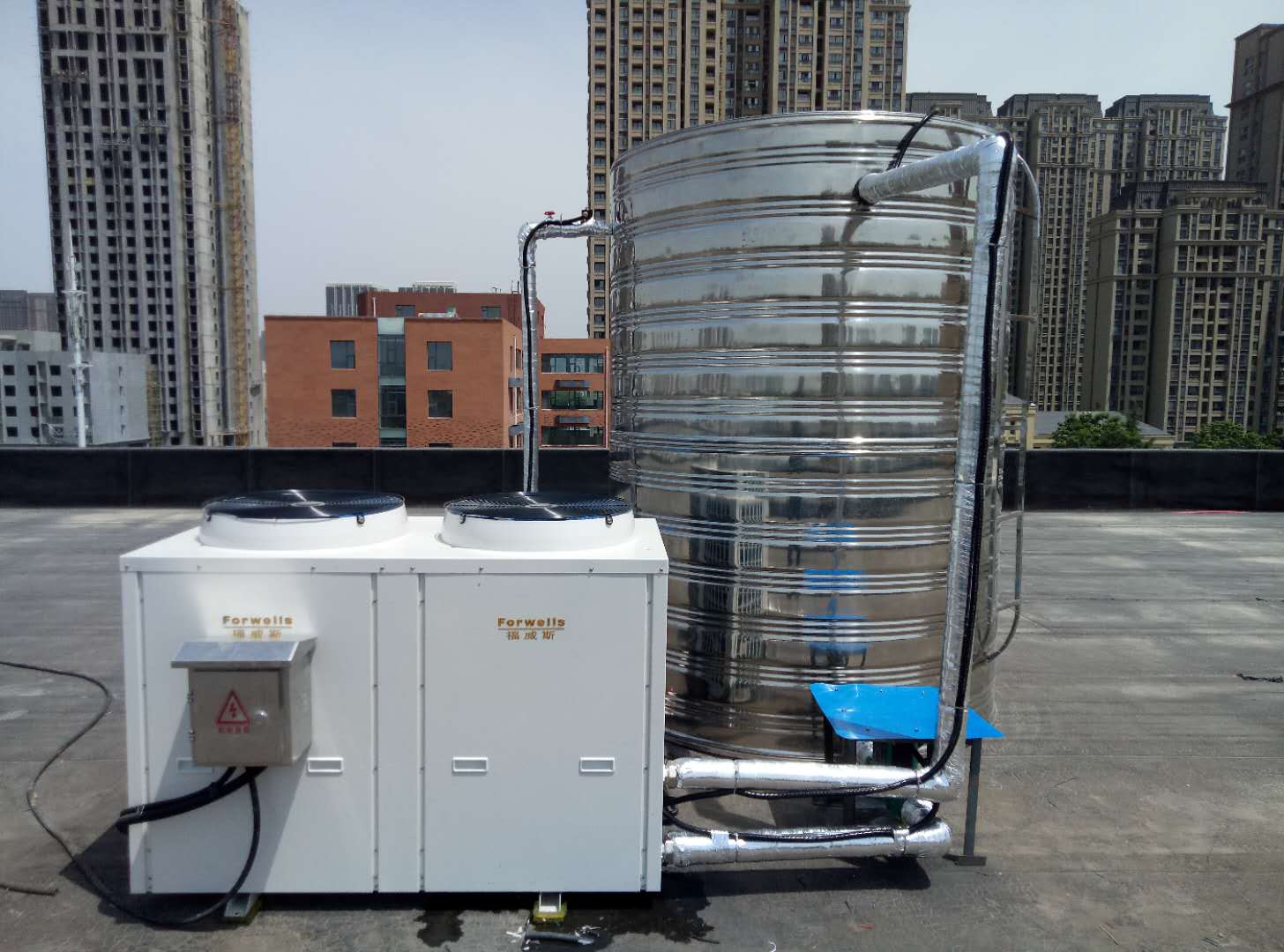 本公司承接中國水電十一局職工宿舍空氣能熱水器安裝完畢